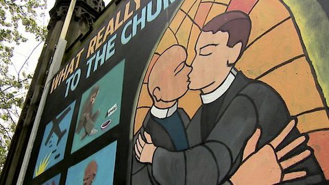 «Ναι» στη χειροτόνηση γκέι ιερέων λέει η Σκωτία, αρκεί να έχουν σύμφωνο συμβίωσης