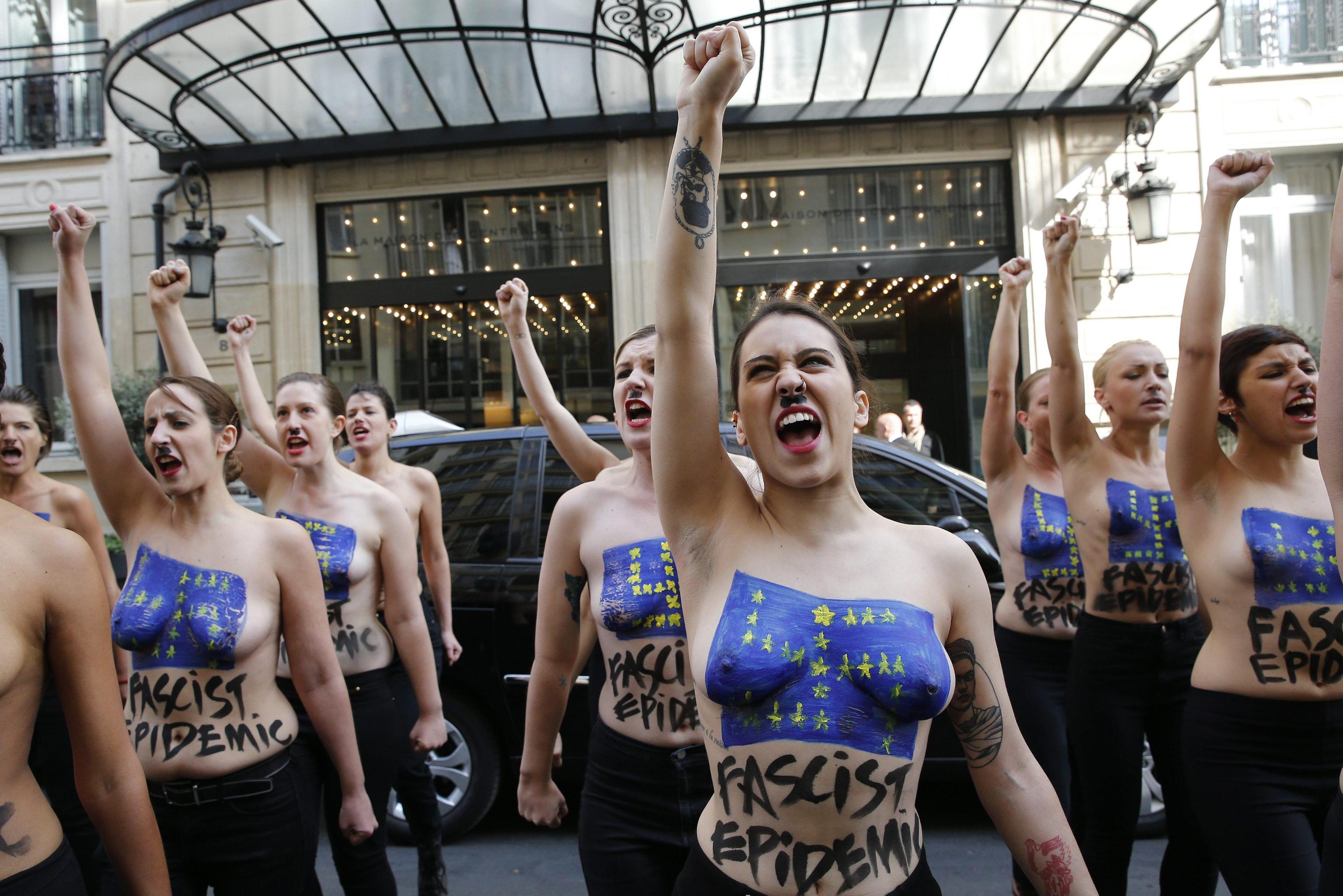 Femen εναντίον Λεπέν και ναζισμού - Με τα γυμνά τους στήθη στις εκδηλώσεις της Πρωτομαγιάς