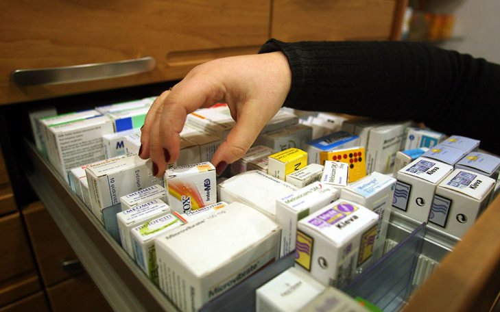 Νέες ασφαλιστικές τιμές στα φάρμακα ισχύουν από σήμερα