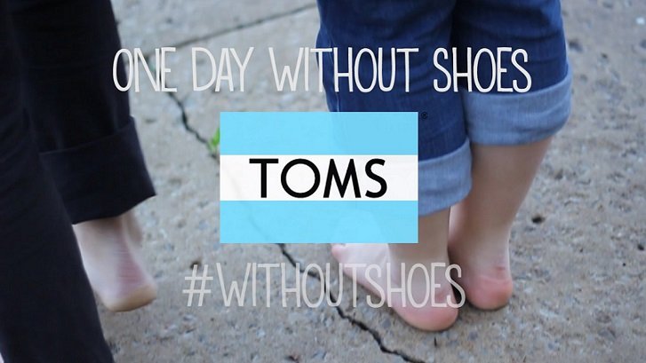 Δείτε γιατί έχει γεμίσει το Instagram με φωτογραφίες ποδιών χωρίς παπούτσια (βίντεο)