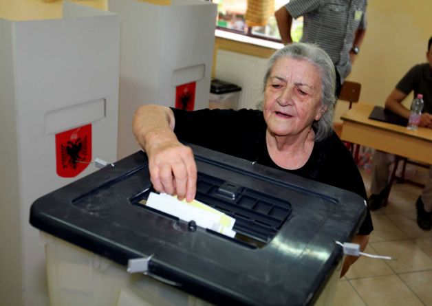 Αλβανία: Δημοτικές εκλογές υπό την σκιά νοθείας - Στο στόχαστρο και η ελληνική μειονότητα