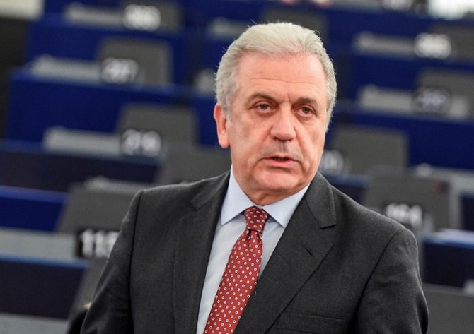 Αβραμόπουλος: Έκκληση να συνεχιστούν οι διαπραγματεύσεις – Όλες οι πολιτικές δυνάμεις να αναλάβουν από κοινού το κόστος των δύσκολων αποφάσεων