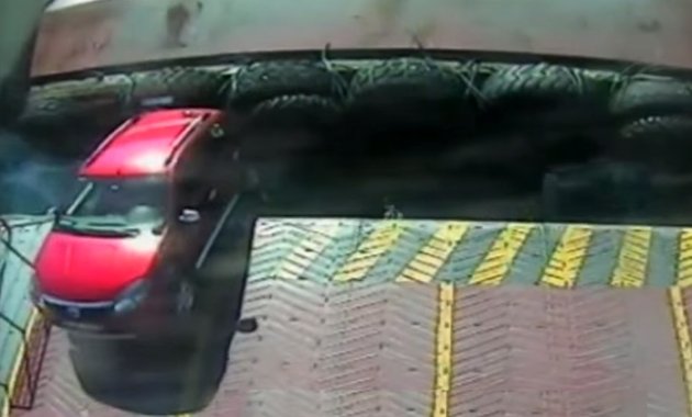 Απίστευτη τραγωδία από αυτοκίνητο που «όρμησε» σε πλοίο ενώ είχε αναχωρήσει (συγκλονιστικό Video)