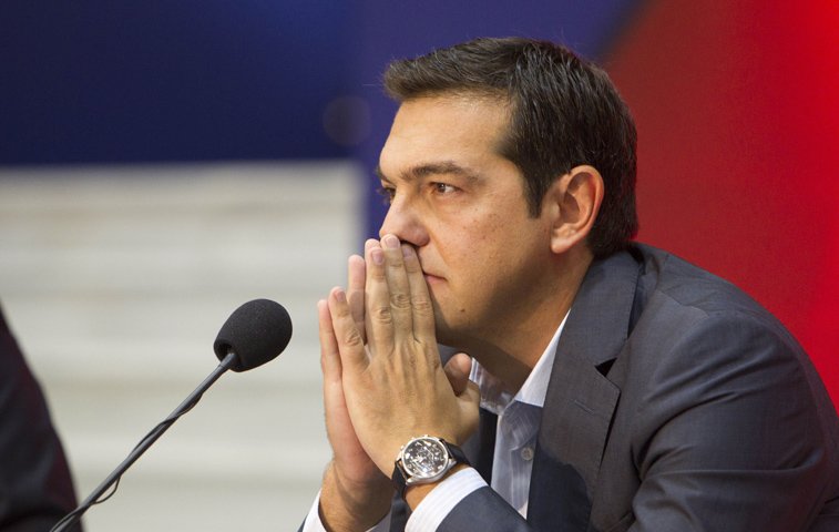 Bloomberg: Δύσκολα ο Τσίπρας θα περάσει τη συμφωνία από το Κοινοβούλιο – Ο ΣΥΡΙΖΑ μπορεί να έχει έως και 40 διαρροές βουλευτών
