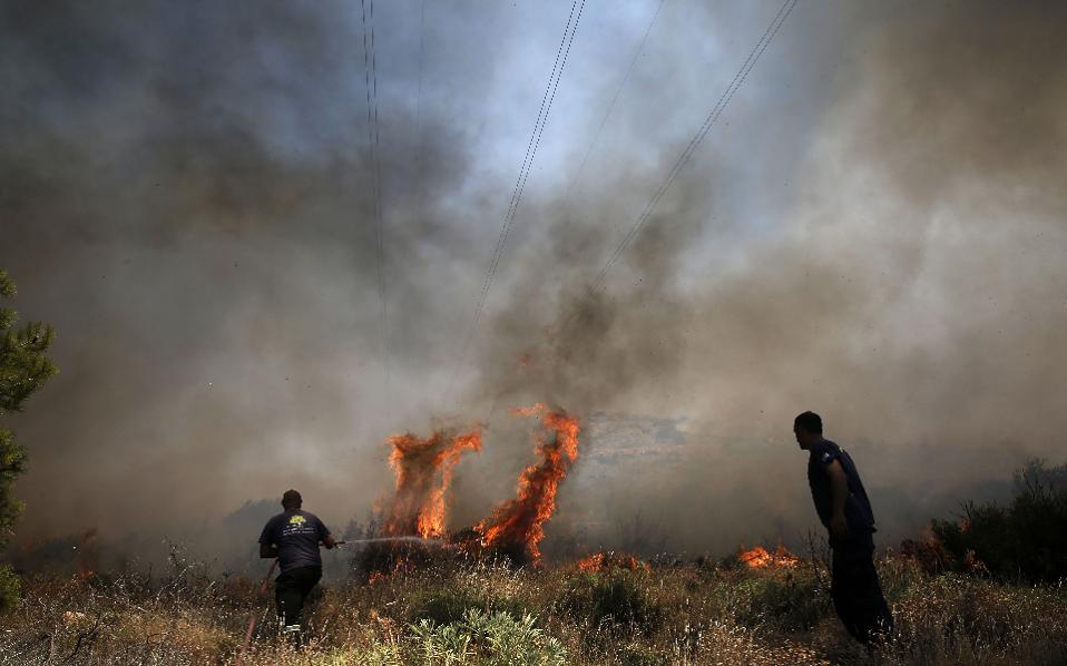 ΤΩΡΑ: Μεγάλη πυρκαγιά στα Ψαχνά Ευβοίας - Εκκενώθηκε ο οικισμός Βάβουλα Μακρυκάπας (φωτογραφίες)