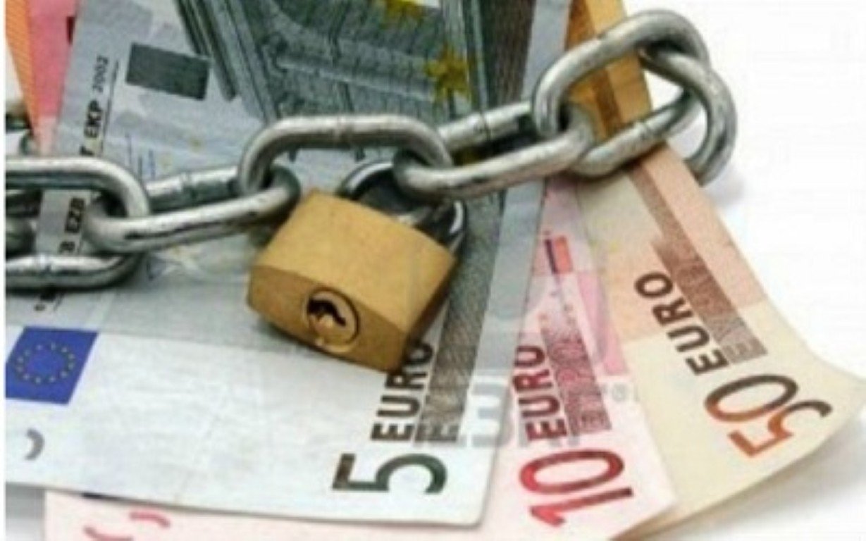 Δίχτυ ασφαλείας για τις τραπεζικές καταθέσεις έως 100.000 ανά δικαιούχο
