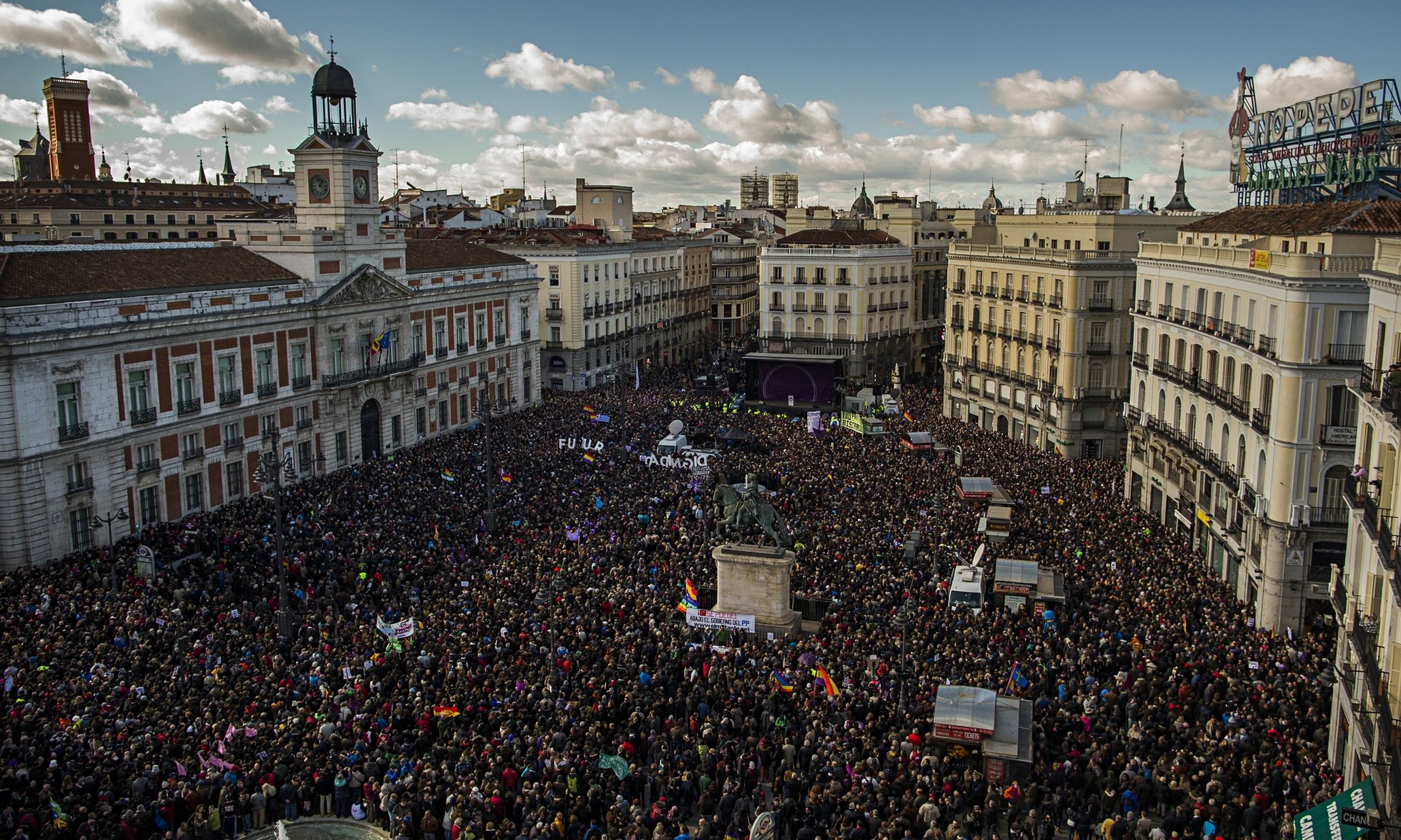 Podemos: «Μπροστά στον εκβιασμό η ελληνική κυβέρνηση αντέδρασε παραδειγματικά»