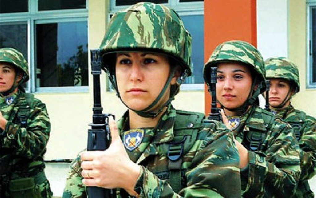 Πρόταση Καμμένου για κατάταξη γυναικών στο στρατό!