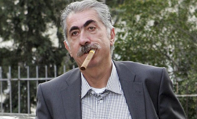 Εκτός φυλακής καπνίζει πλέον τα πούρα του ο Μάκης Ψωμιάδης - Ελεύθερος ξανά μετά από 50 μήνες
