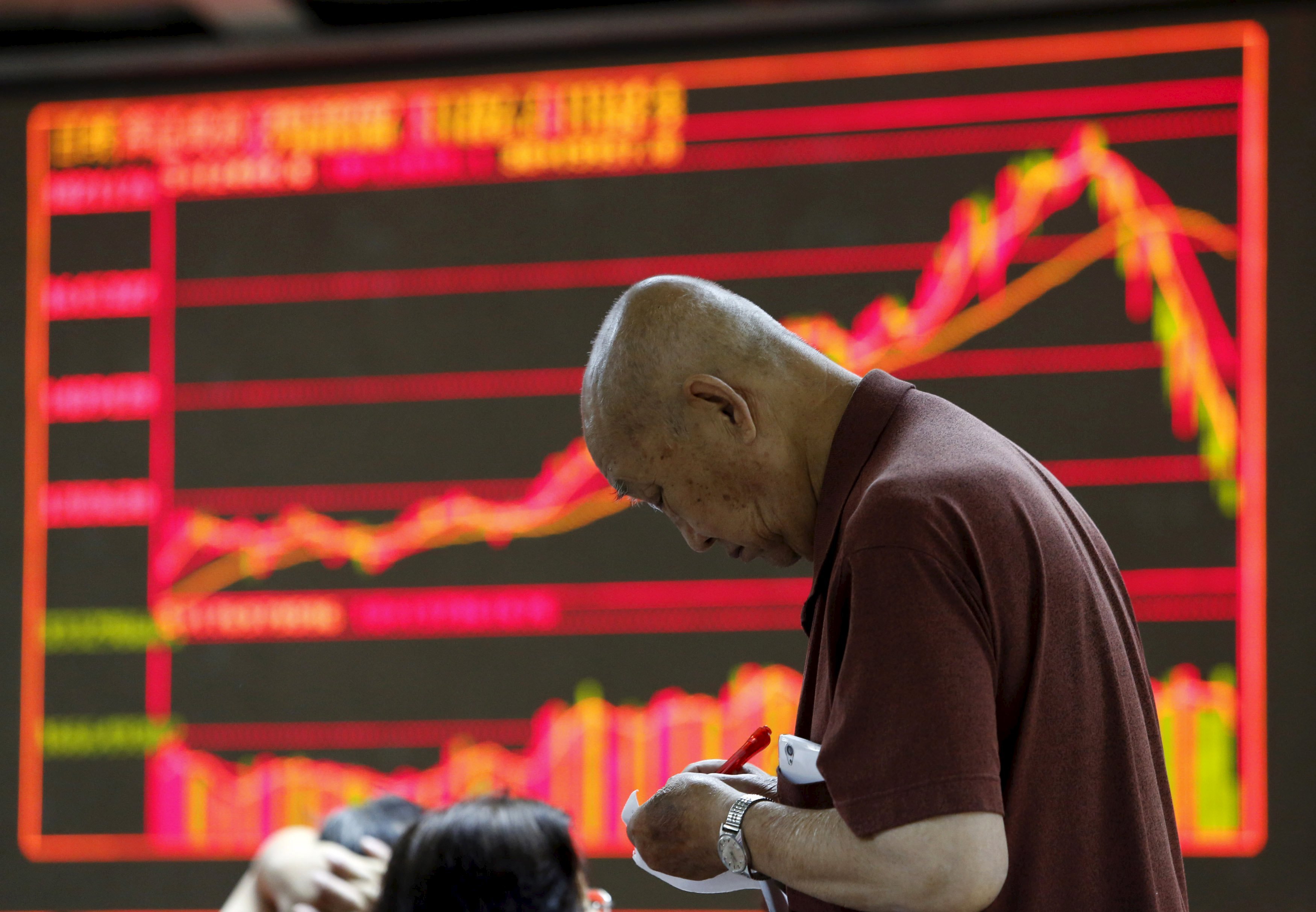 Η Κίνα "βυθίζει" τις παγκόσμιες αγορές
