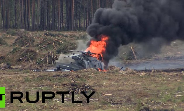 Ένας νεκρός πιλότος από συντριβή στρατιωτικού ελικοπτέρου κατά τη διάρκεια επιδείξεων στη Ρωσία (VIDEO)