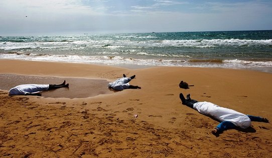 Νεκροταφείο μεταναστών η Μεσόγειος – Περισσότερες από 2.000 ψυχές «χάθηκαν» μέσα στο 2015