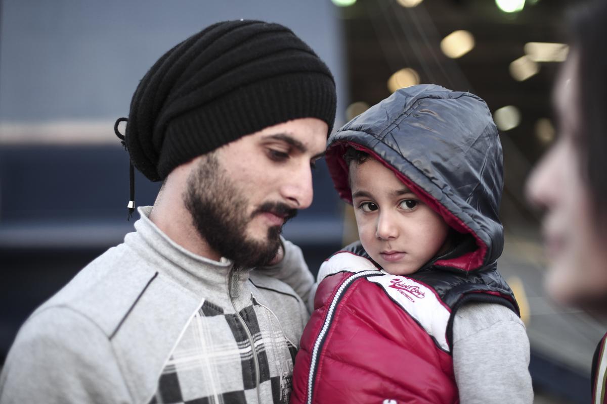 Κινητές μονάδες υποδοχής προσφύγων σε Κω και Λέρο στέλνει τώρα η κυβέρνηση