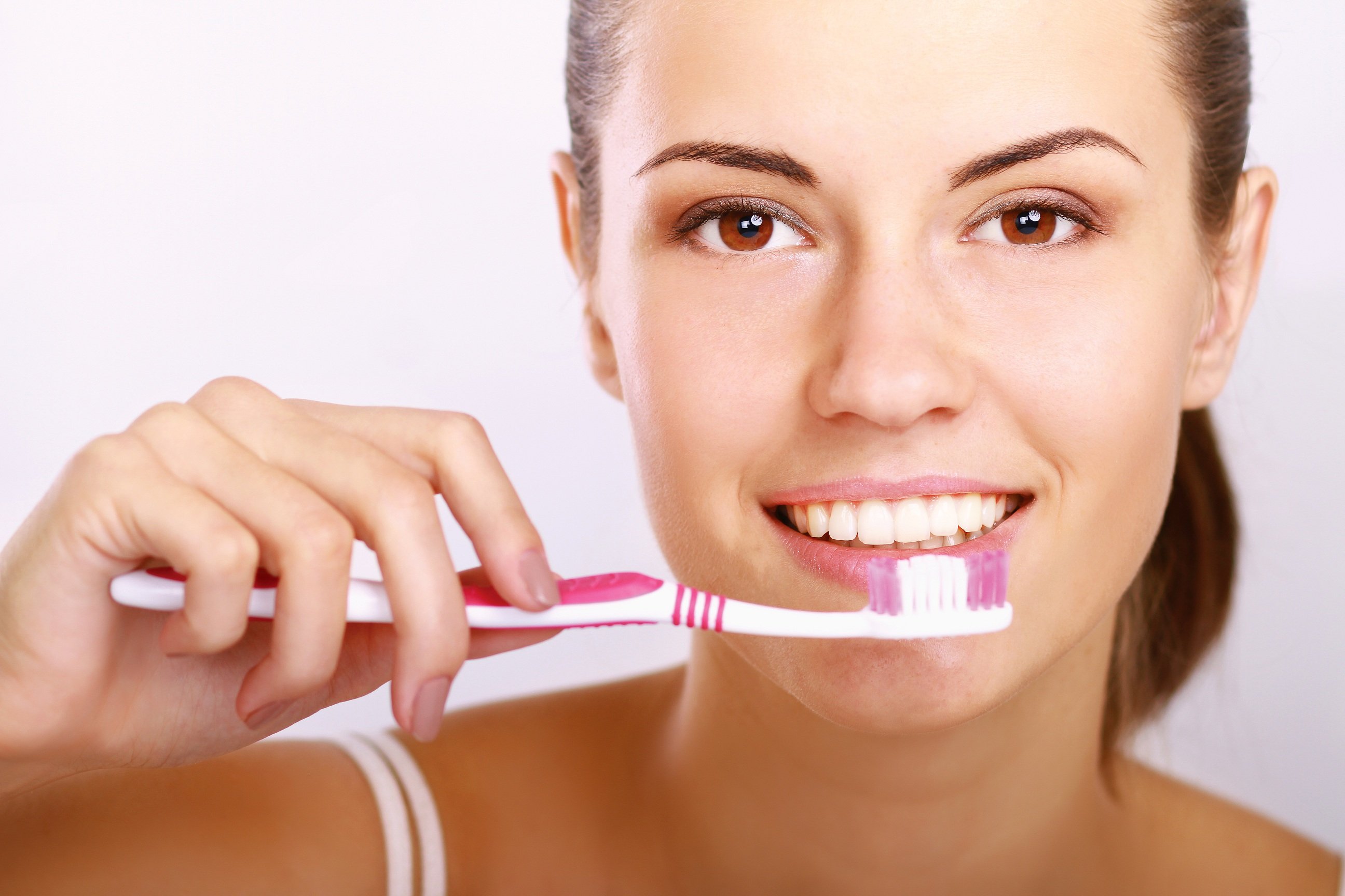 Λάθη που πρέπει να αποφύγεις στο βούρτσισμα των δοντιών