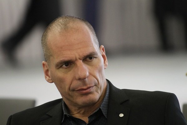 Βαρουφάκης: Ο Σόιμπλε μου είπε ότι η Ελλάδα δεν έχει θέση στη ζώνη του ευρώ – Προδώσαμε την πλειοψηφία του ελληνικού λαού