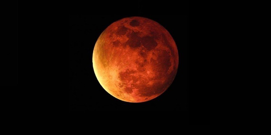 "Μάτωσε" το φεγγάρι τα ξημερώματα - Φωτογραφίες από ολόκληρο τον κόσμο