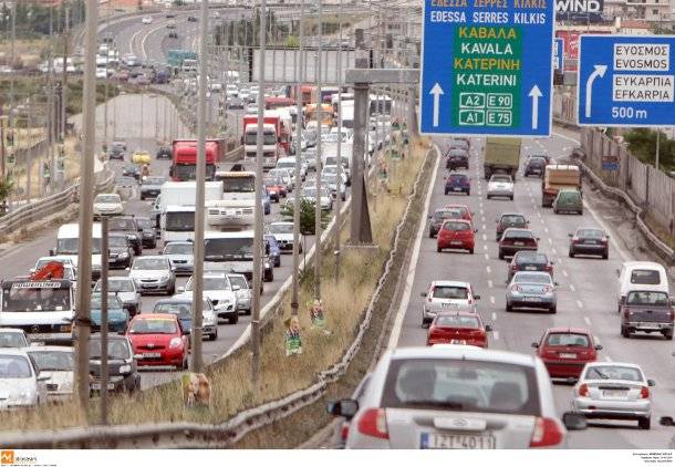 Θεσσαλονίκη: Ουρές αυτοκινήτων στην Περιφερειακή οδό εξαιτίας τροχαίων ατυχημάτων