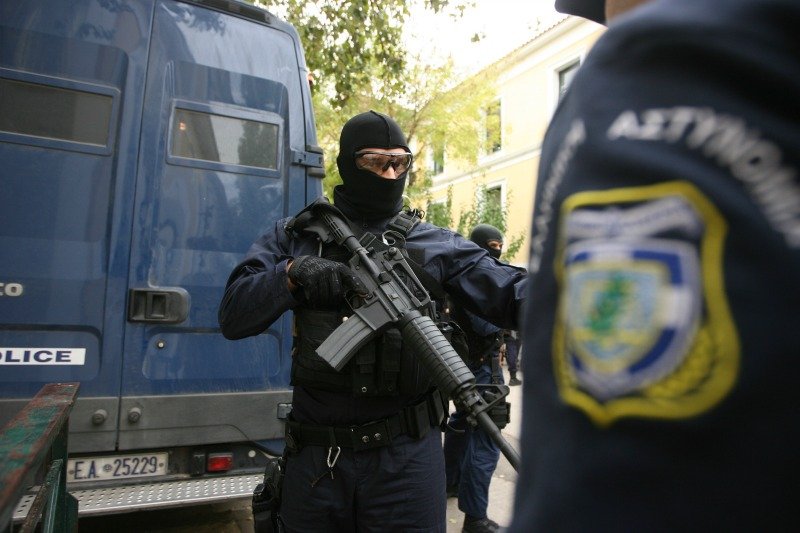 Bόλος: Συνελήφθη ο στενός συνεργάτης του Μαζιώτη, Γιώργος Πετρακάκος (photos)