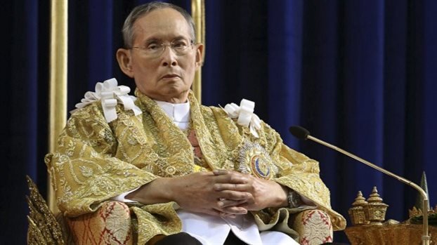 Ο «Μέγας» βασιλιάς της Ταϊλάνδης «έφαγε» τους σημερινούς New York Times