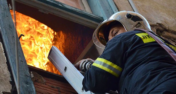 ΣΟΚ στη Θεσσαλονίκη: Kάηκαν ζωντανοί στο διαμέρισμά τους (photo & video)