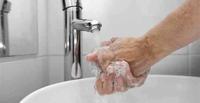 Το αντισηπτικό σαπούνι (με τρικλοζάν) για τα χέρια δεν είναι πιο αποτελεσματικό από το απλό σαπούνι