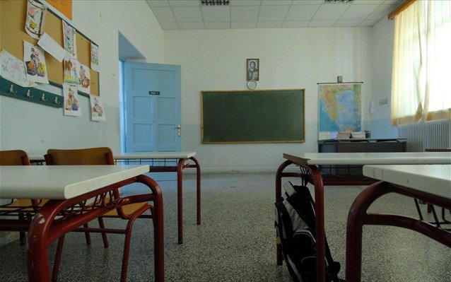 Κλειστά παραμένουν 272 σχολεία σε όλη τη χώρα, καθώς δεν έχουν ούτε ένα δάσκαλο