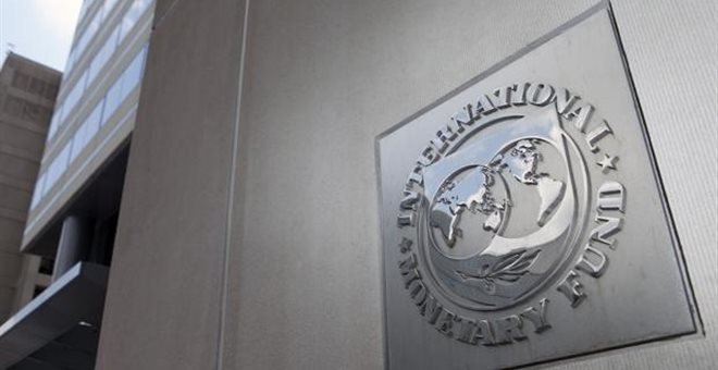 Spiegel: Οι Ευρωπαίοι "πειραματίζονται" με το χρέος για να δελεάσουν το ΔΝΤ
