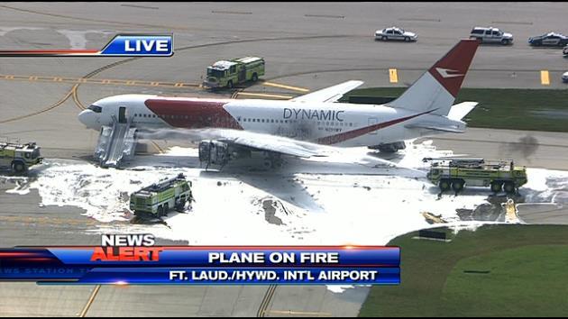 ΗΠΑ: Φωτιά σε αεροπλάνο σε αεροδρόμιο στη Φλόριντα - Επτά τραυματίες