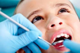 Το παθητικό κάπνισμα προκαλεί τερηδόνα στα παιδικά δόντια