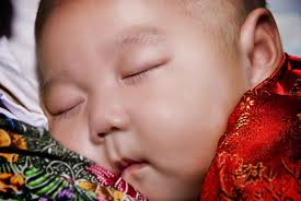 Επιτρέπει πλέον τη γέννηση δύο παιδιών ανά ζευγάρι η κινεζική κυβέρνηση