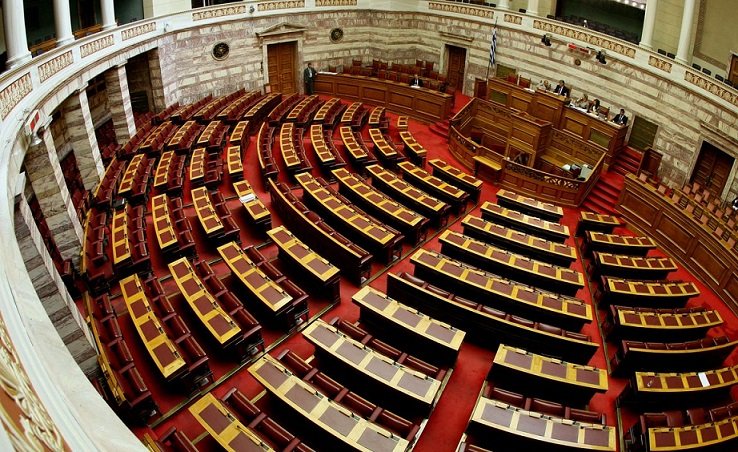 Βουλή: Δεκτό επί της αρχής το πολυνομοσχέδιο με τα προαπαιτούμενα
