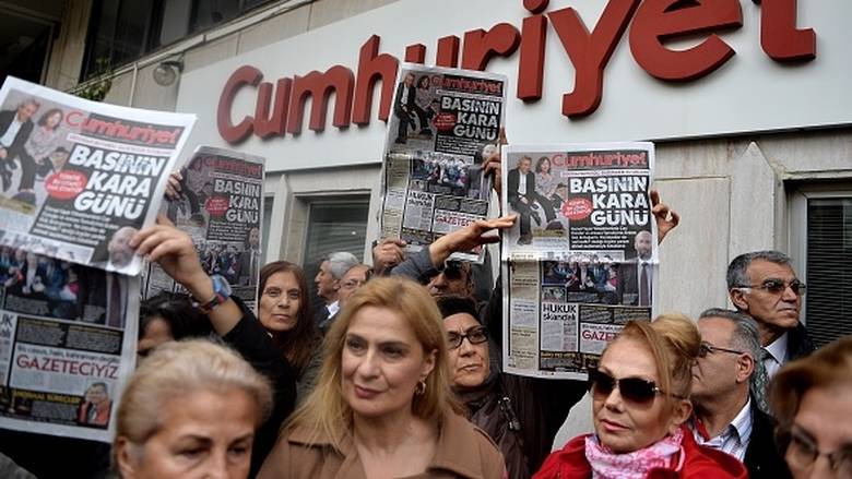 Τουρκία: Οι δύο φυλακισμένοι δημοσιογράφοι καλούν την ΕΕ να μην παραμερίσει τα ανθρώπινα δικαιώματα