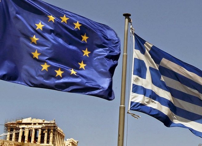 Βloomberg: «Πράσινο φως» στην εκταμίευση των 2 δισ. ευρώ για την Ελλάδα από τον ESM