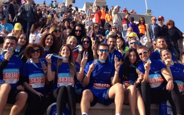 Η AbbVie Running Team έτρεξε στον 33ο Μαραθώνιο της Αθήνας για τα παιδιά και τους νέους με αναπηρία