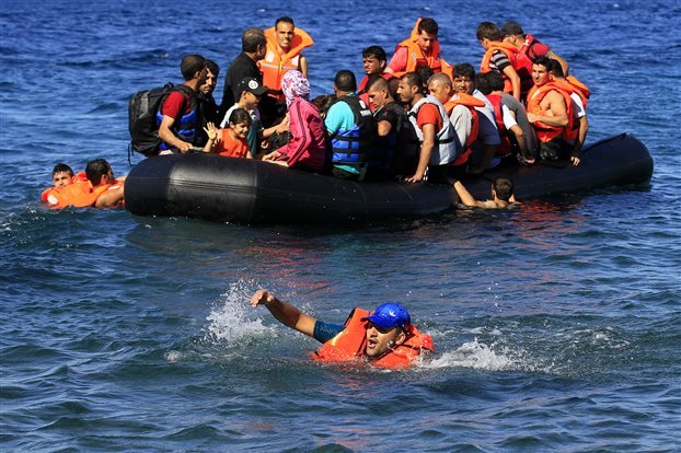 Περισσότεροι από 500.000 πρόσφυγες έφτασαν στα ελληνικά νησιά μέσα στο 2015