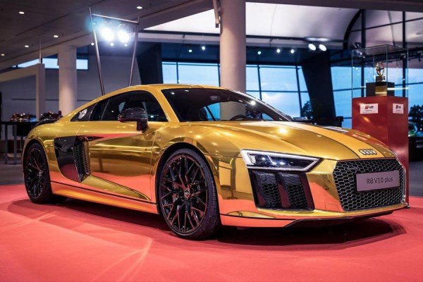 Η Audi δημιούργησε ένα και μοναδικό χρυσό R8 V10 Plus