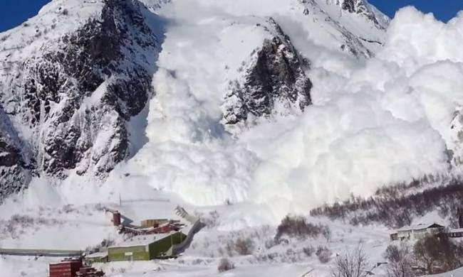 Χάος στη Νορβηγία: Χιονοστιβάδα καταπλάκωσε σπίτια – Δεκάδες αγνοούμενοι