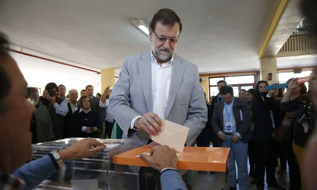 Εκλογές Ισπανία: Πρώτος ο Ραχόι, θρίλερ για τη δεύτερη θέση