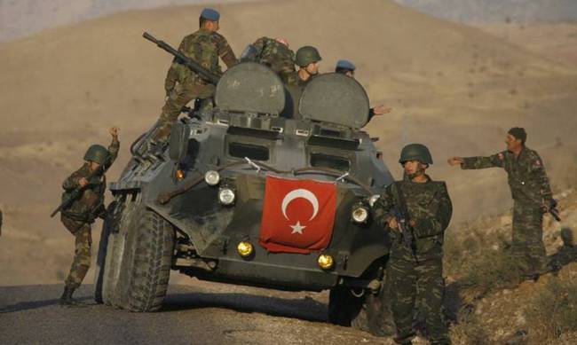 Τουρκία: Τρεις στρατιώτες σκοτώθηκαν από έκρηξη βόμβας