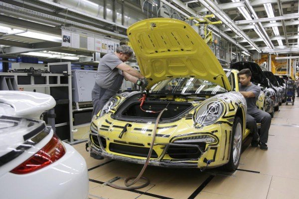 Βήμα - βήμα η παραγωγή της νέας Porsche 911 (video)