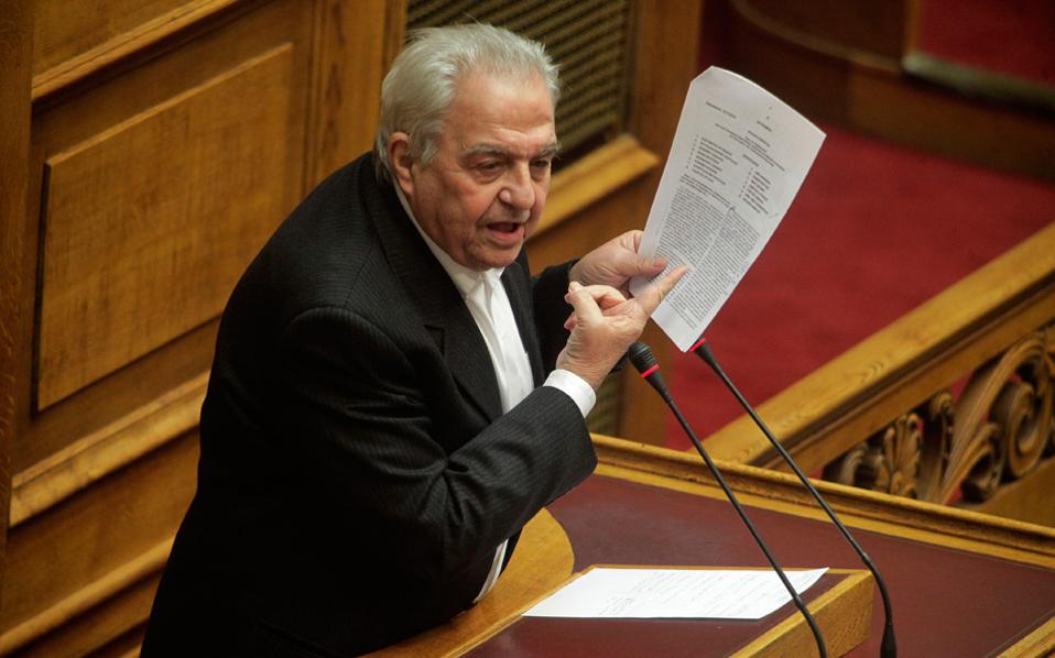 Ένταση στη Βουλή για την υπόθεση Φλαμπουράρη - Παπαγγελόπουλος: Χτυπούν τον υπ. Επικρατείας για να πλήξουν τον πρωθυπουργό