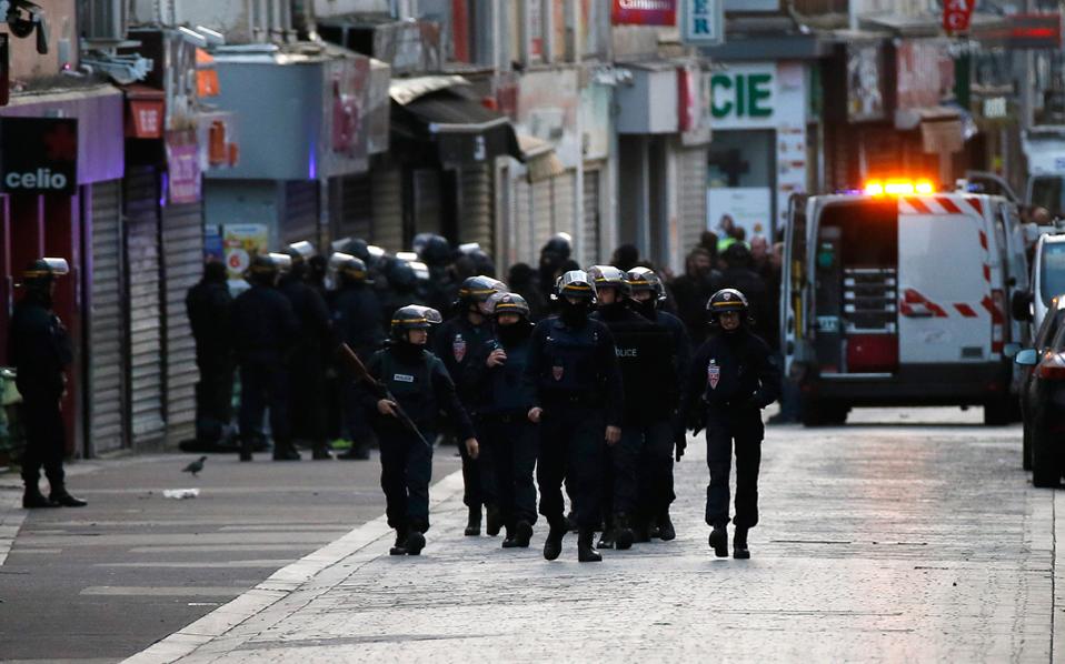 Δύο νέοι ύποπτοι αναζητούνται σε Βέλγιο και Γαλλία για τις επιθέσεις στο Παρίσι