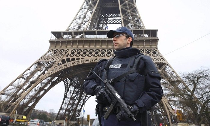 Έκτακτο - Επίθεση με μαχαίρι στο Παρίσι από άνδρα επικαλούμενο το ISIS