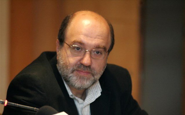 Για «συνειδητή παραπληροφόρηση» καταγγέλλει ορισμένα ΜΜΕ ο Τρ. Αλεξιάδης