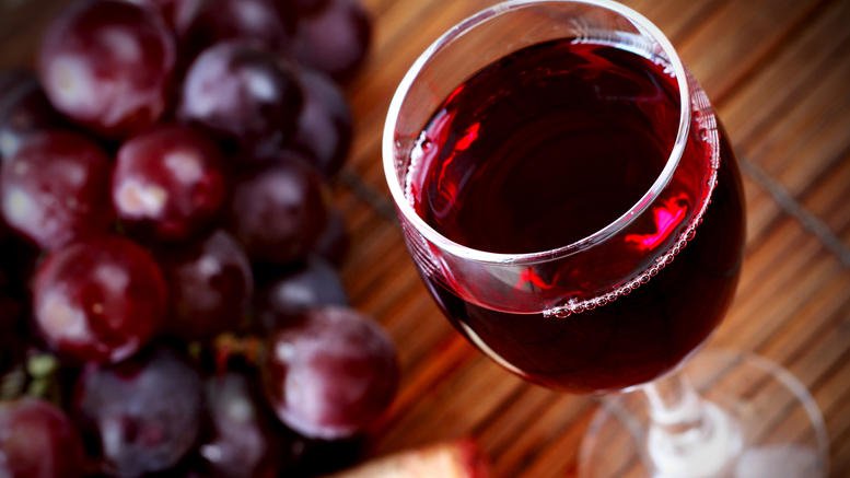 Αύξηση στο κρασί από την Πρωτοχρονιά - Ακριβότερο κατά 20 λεπτά