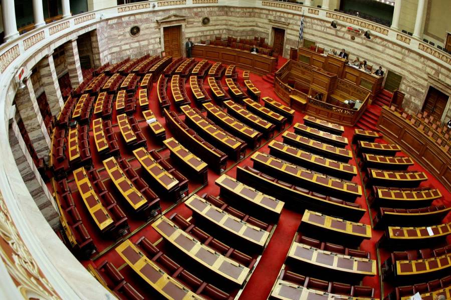 Απίστευτο κι όμως ελληνικό: Δεν πλήρωσαν το νερό στη Βουλή και τους το έκοψαν