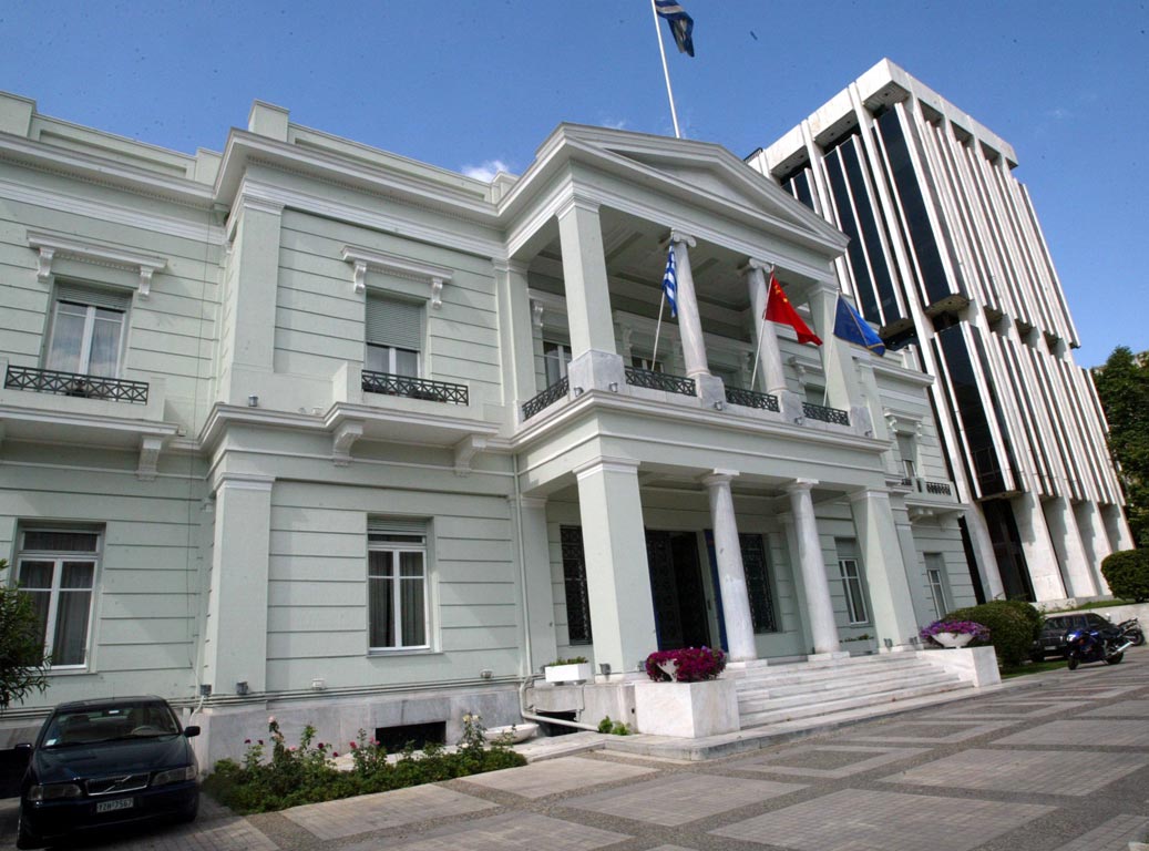 Ανακαλεί η κυβέρνηση τον έλληνα Πρέσβη στην Τσεχία