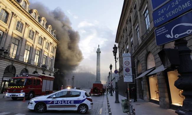 Μεγάλη φωτιά στο ξενοδοχείο Ritz στο Παρίσι!