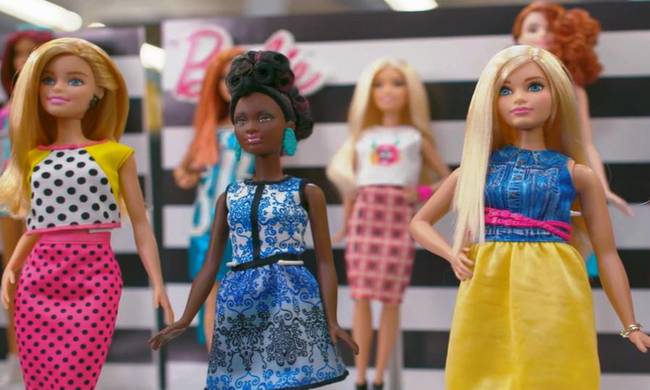 Η Barbie απέκτησε καμπύλες και όχι μόνο! Δείτε τα 27 νέα μοντέλα που κυκλοφόρησαν (ΦΩΤΟ)