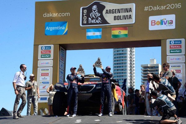 H Peugeot νικήτρια του ράλι Ντακάρ 2016 μετά από 26 χρόνια!